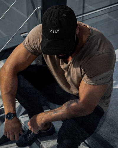 001 Signature – Dad Hat: [Black] - VTLY